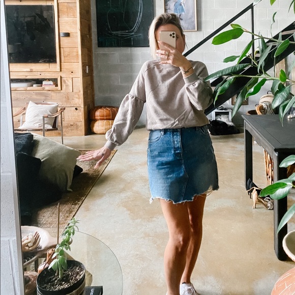 Cute denim mini skirt - Picture 3 of 8